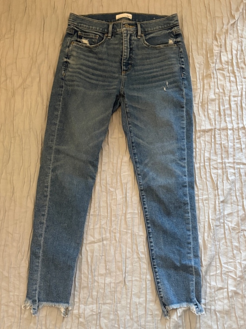 LOFT "The Skinny" Distressed Medium Wash Jeans Raw Hem Size 27 / 4 - Picture 3 of 9
